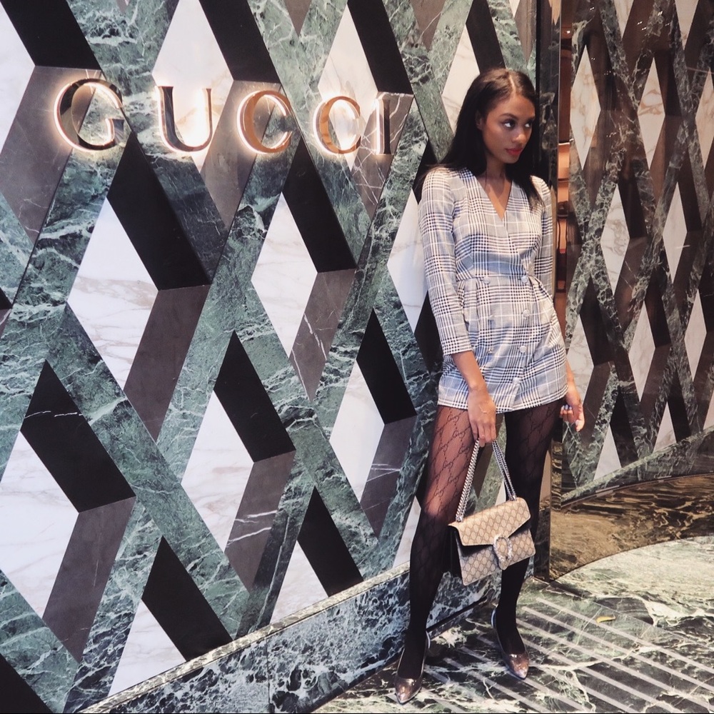 Meet your Posher, Darien